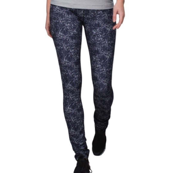 ⭐️rare⭐️ Lululemon Skinny Groove Pant size 4 - Picture 2 of 8